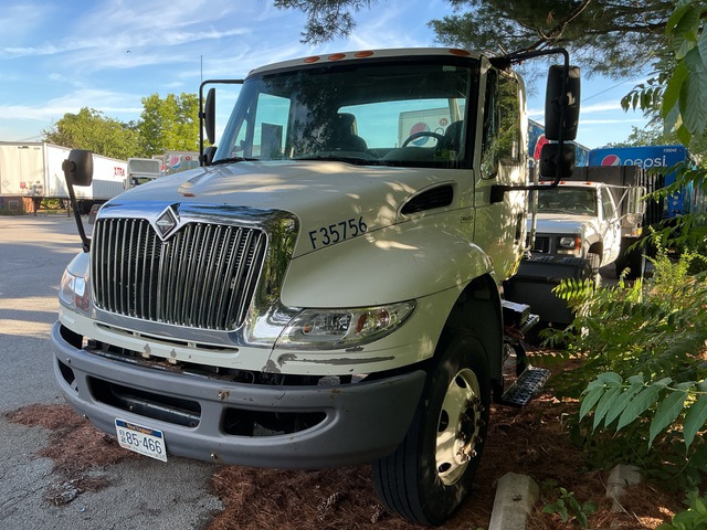 2008 International 4400 4x2 S/A Day Cab Truck Tractor (Inoperable)