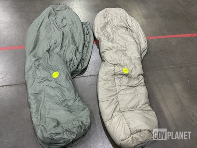 (38) Sleeping Bags