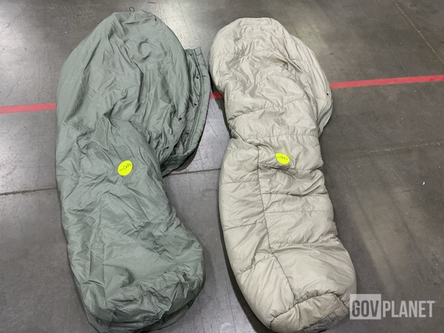 (38) Sleeping Bags