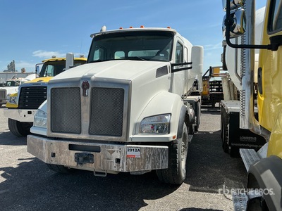 2016 Kenworth T880 Mixer Truck