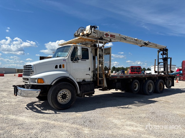 2003 Iowa Mold 16000 Series II 5825 lb Knuckle Boom on 2004 Sterling LT9500 10x4 Boom Truck