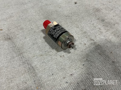 (4) ITT Aerospace 1106P21-5 Pressure Switches