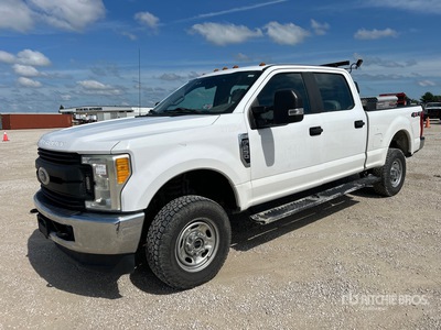 2017 Ford F-250 XL 4x4 Crew Cab Pickup