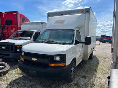 2013 Chevrolet Express G4500 4x2 Camion fourgon (Inoperable)