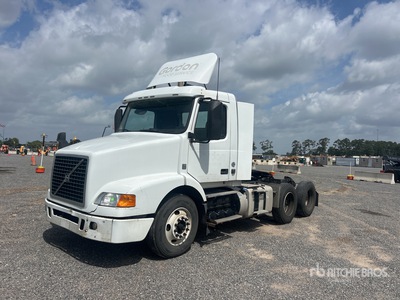 2016 Volvo VNM64T200 6x4 Cabeza Tractora Cabina Corta