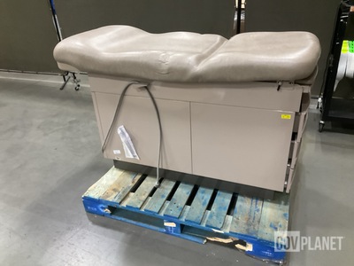 Midmark Ritter 304 Examination Table