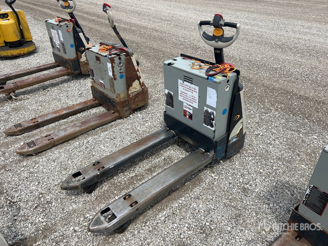 Crown WP3045-45 4500 lb Electric Pallet Jack