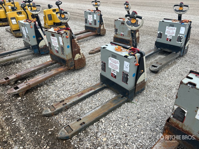 Crown WP3045-45 4500 lb Electric Pallet Jack
