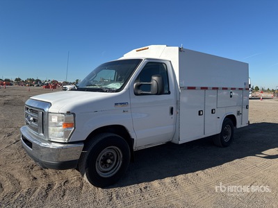 2017 Ford E-350 4x2 Utility Truck