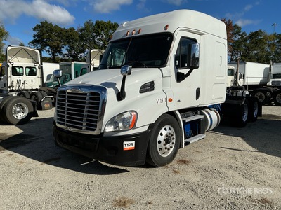 2020 Freightliner Cascadia 113 6x4 T/A Sleeper Truck Tractor