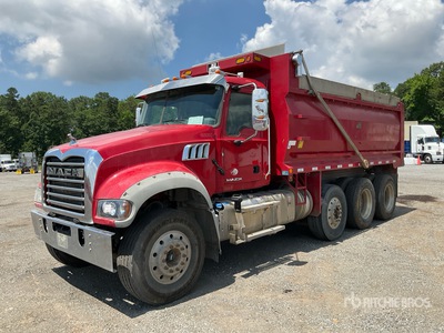 2016 Mack GU713 8x4 Tri/A Camión dumper