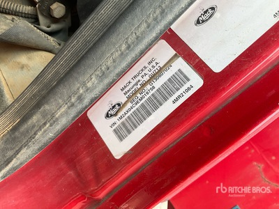 2014 Mack GU713 Granite 8x4 Autocarro ribaltabile 3 assi
