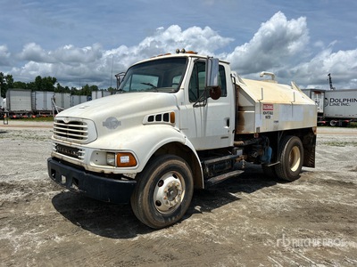 2001 Sterling M7500 4x2 散水車