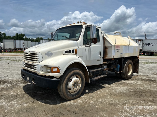 2001 Sterling M7500 4x2 Water Truck