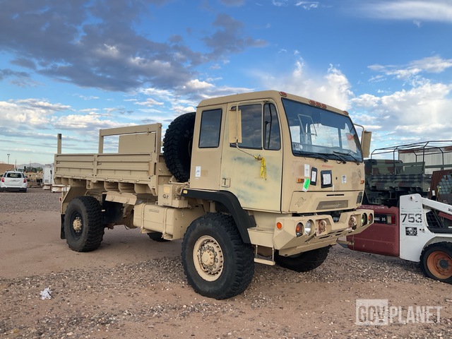 2004 BAE Systems M1078A1 LMTV 4x4 Cargo Truck