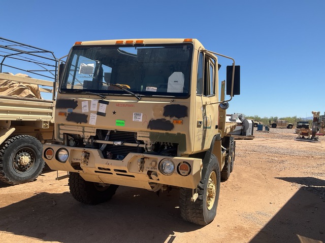 2004 BAE Systems M1083A1 MTV Cargo Truck