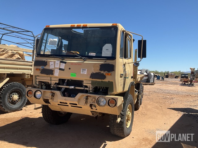 2004 BAE Systems M1083A1 MTV Cargo Truck
