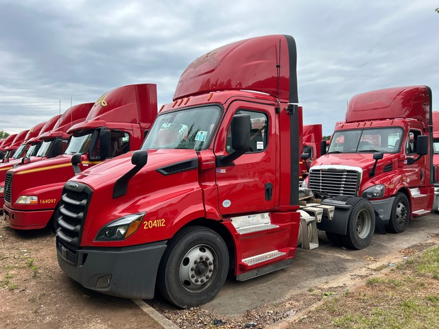 2020 Freightliner Cascadia 116 4x2 S/A Day Cab Truck Tractor