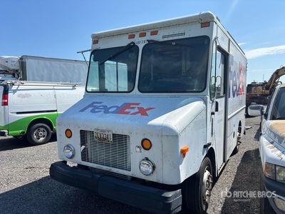 2004 Freightliner MT45 4x2 Fourgon surélevé (Inoperable)