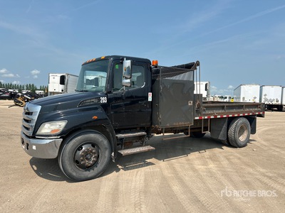 2008 Hino Landscape Truck