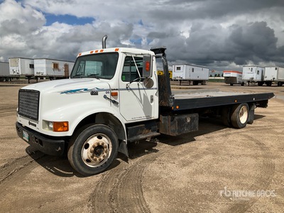 1998 International 4700 Roll-Off Truck