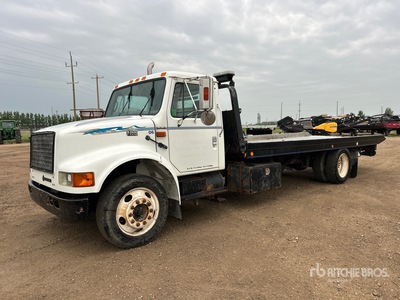 1998 International 4700 4x2 Rollback Truck