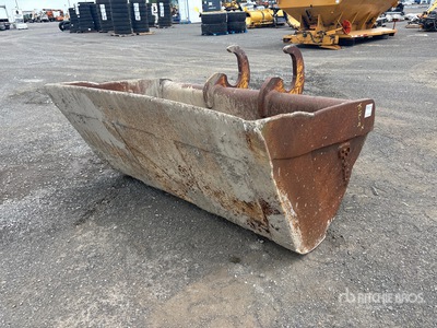 78 in Q/C Cleanup Excavator Bucket