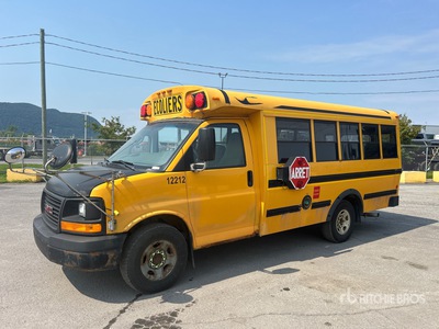 2012 GMC Savana 3500 4x2 19-Seat School Autobús