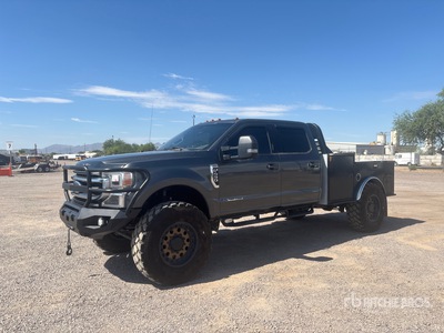 2017 Ford E-450 Platinum 4x2 Utility Truck