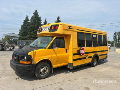 2012 GMC Savana 4500 4x2 20-Seat School Bus