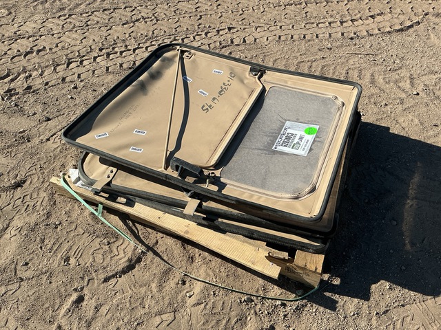 (3) Assorted HMMWV Humvee Doors (3) Assorted HMMWV Humvee Doors