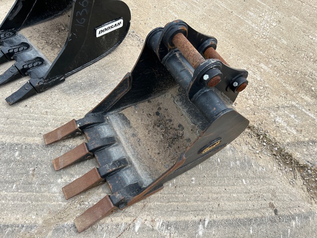 Geith H04-0450-7159 18 in Digging Excavator Bucket