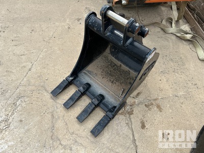 CMP  18 in Digging Excavator Bucket (Unused)