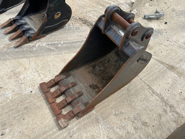 Wain-Roy P0 CEX5T 18 in Digging Excavator Bucket