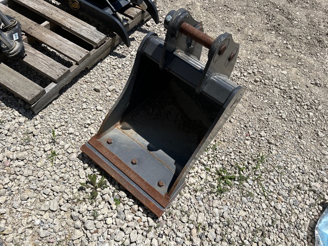 2023 Wain-Roy CEX3T 18 in Cleanup Excavator Bucket (Unused)