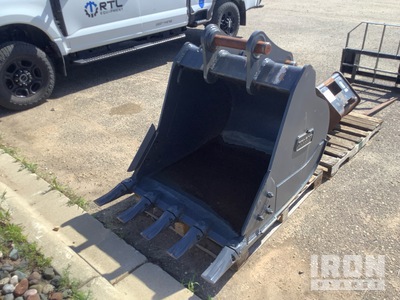 Quantity of (1) 2019 Develon Excavator Bucket 42 in 1 cyd Digging Excavator Bucket