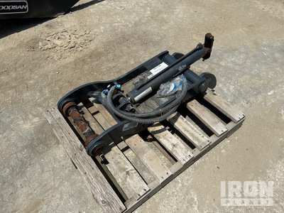 Doosan  Hydraulic Excavator Thumb - Fits Doosan (Unused)