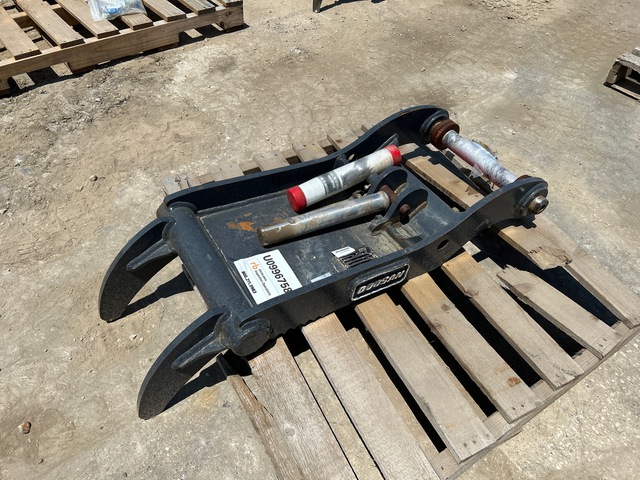 Doosan Excavator Thumb (Unused) Doosan Excavator Thumb (Unused)