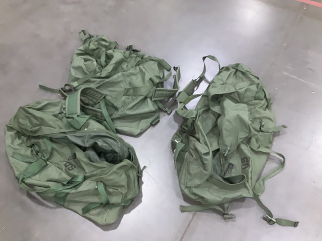 (100) Duffel Bags