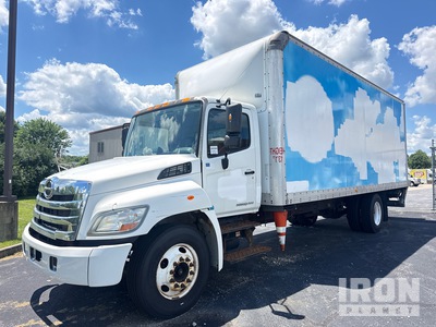 2013 Hino 238 4x2 Camion fourgon