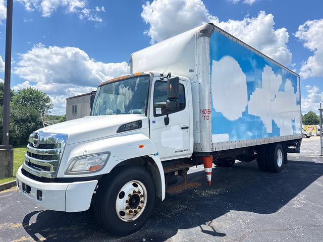 2013 Hino 238 4x2 Van Truck