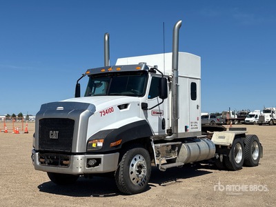 2013 Cat CT660L 6x4 Tracteur routier couchette