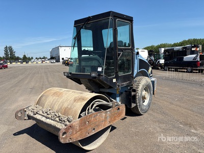 2011 JCB VM46D Smooth Drum Compactor