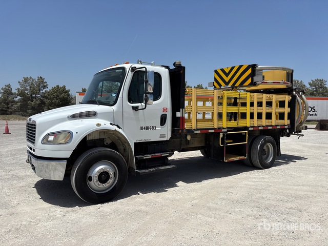2009 Freightliner M2 106 4x2 Attenuator Truck