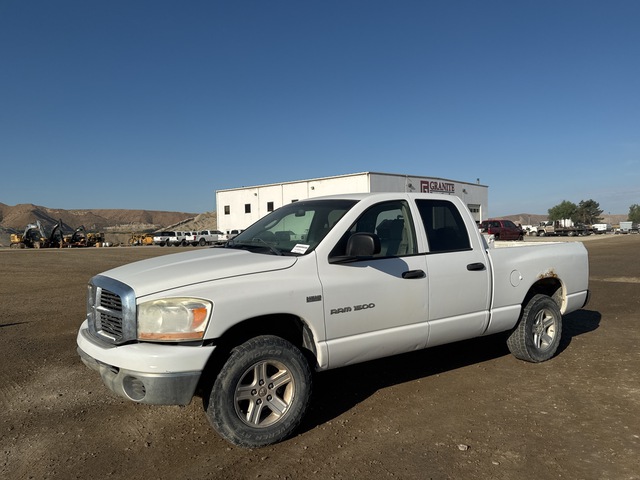2006 Dodge 1500 4x4 Crew Cab Pickup