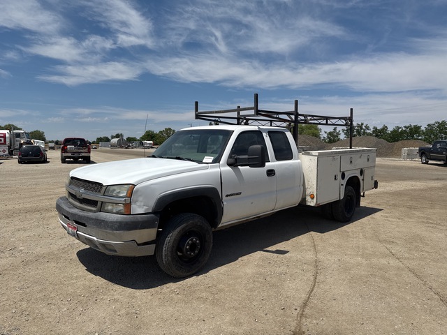2004 Chevrolet 2500 4x2 Extended Cab Utility Truck