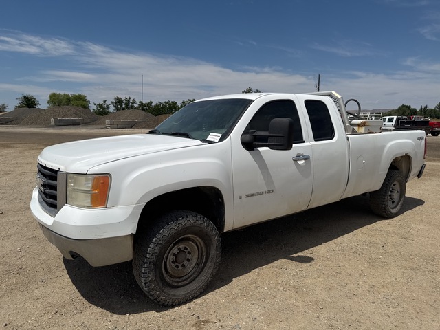 2007 GMC Sierra 2500HD 4x4 Extended Cab Pickup