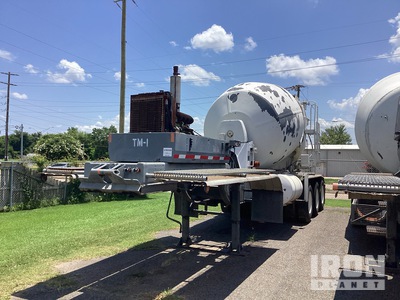 1982 Nabors Tri/A Concrete Mixer Trailer
