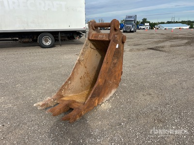 28 in Digging Excavator Bucket