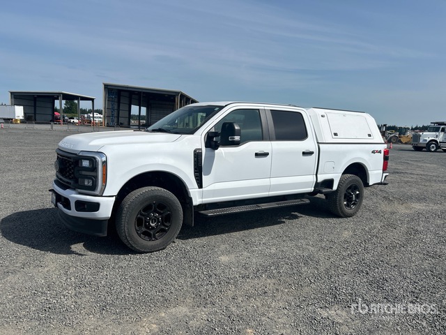 2023 Ford F-250 STX 4x4 Crew Cab Pickup